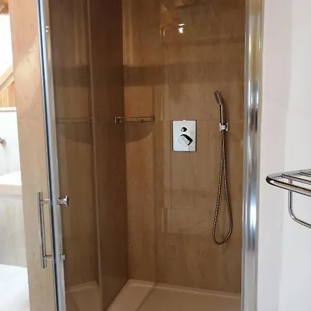 דירה Casa Ninfea Panzio צ'רסגטומאי