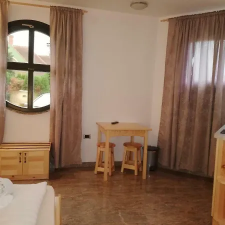 Casa Ninfea Panzio Apartment *